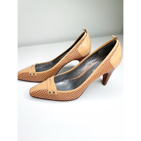 Via Spiga Leather Square Toe Heels Size 10 Retro 70s Lasercut Pumps - Picture 3 of 9
